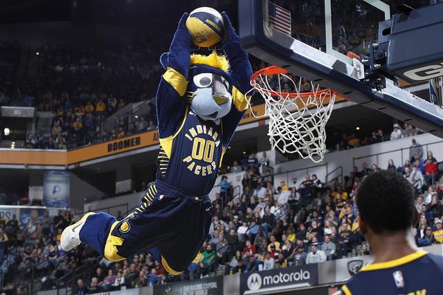 王睿泽20+5+6王洪16分青岛胜广厦 胡金秋15分