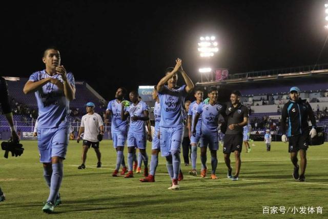 58岁意大利名宿佐拉现场观战卡利亚里vs国米